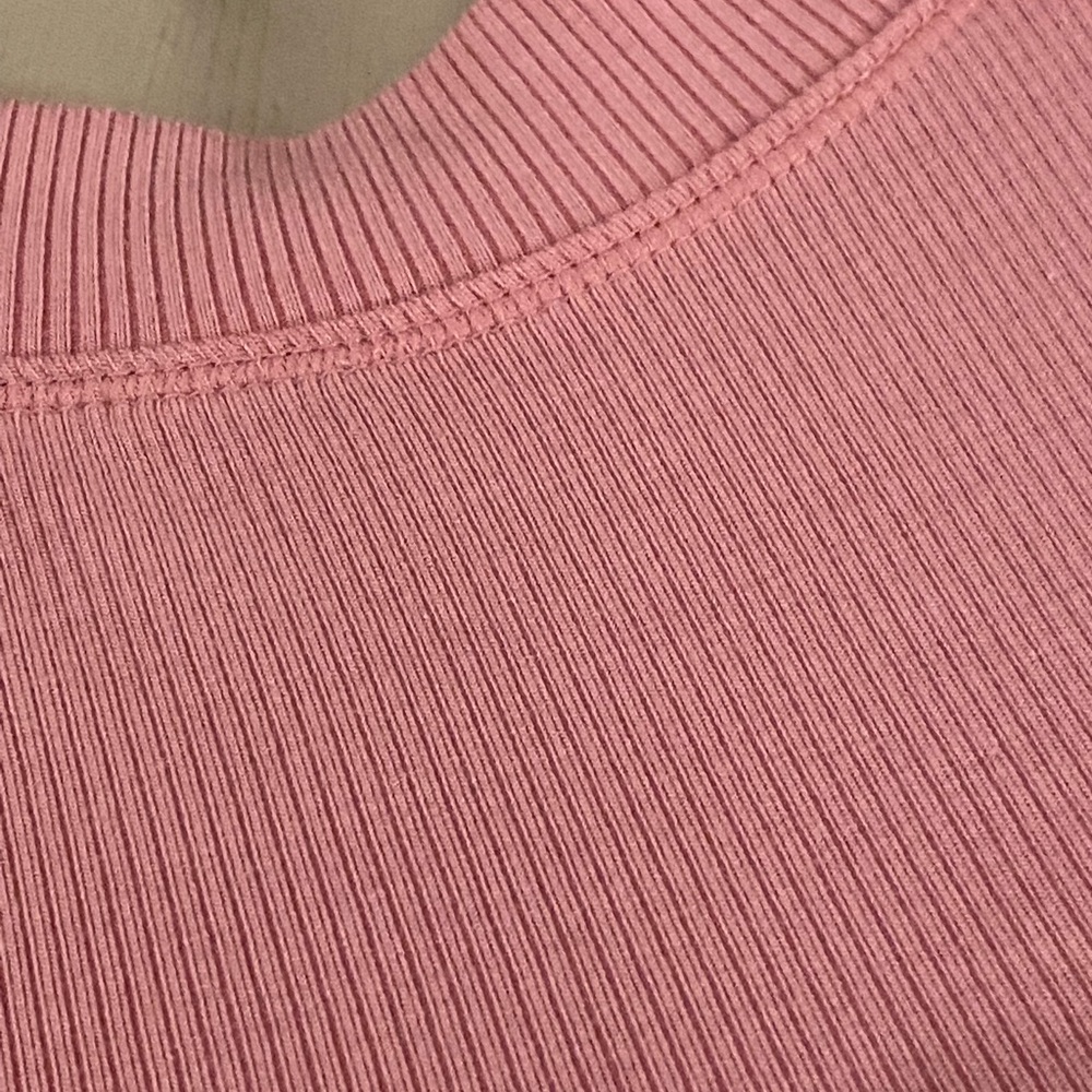 House of Harlow 1960 Dusty Rose Pink Crop Top with Thumb holes NWOT - Picture 4 of 4